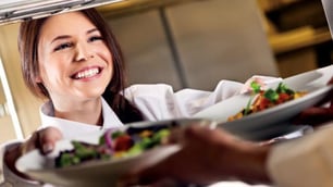 5 Reasons Why ALL Food Handlers Must be Trained in Food Safety