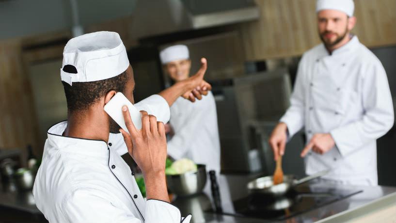 How Employee Mobile Devices Pose Food Safety Risks