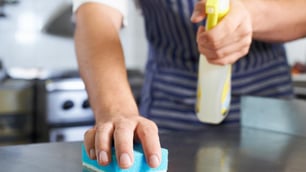 Using Organic Cleaners and Sanitisers in Food Service
