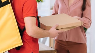 How to Minimise Food Safety Risks for Restaurant Deliveries